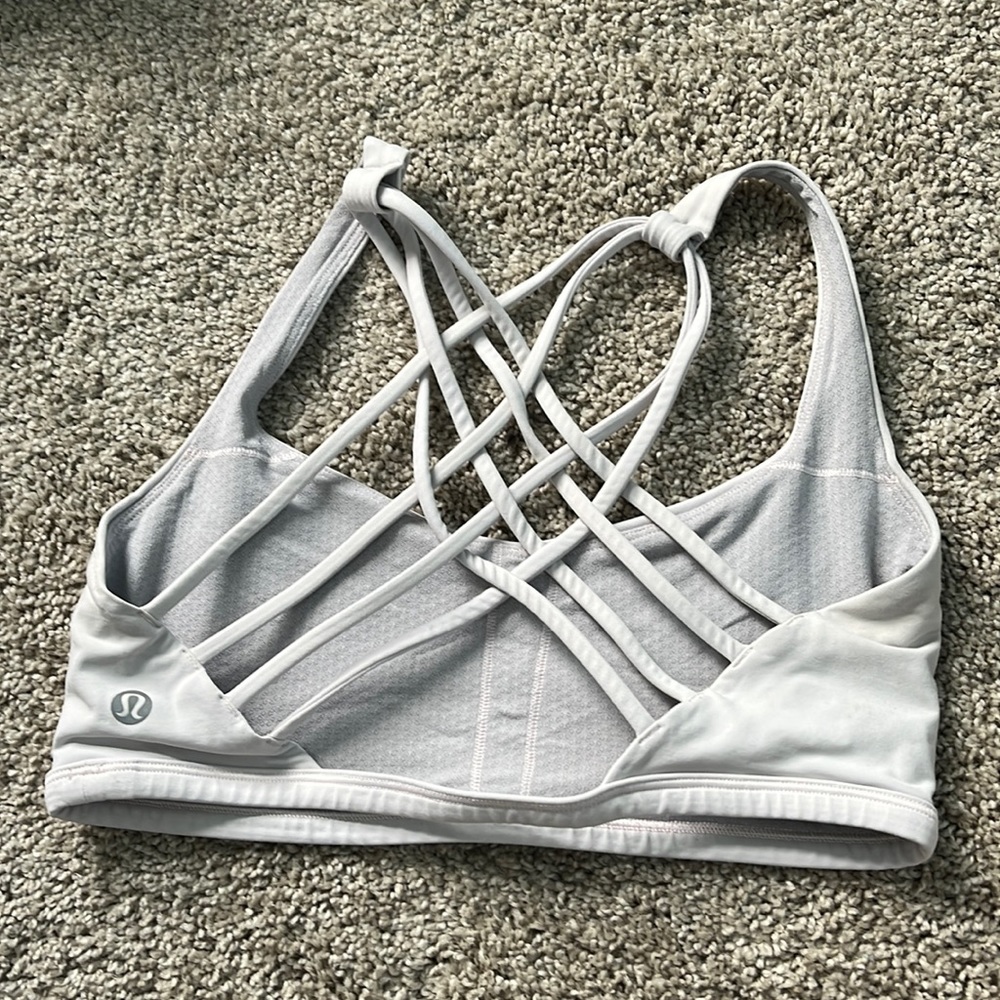 Lululemon free to be bra